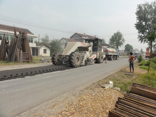 WR2300L，湖南常德G320國(guó)道瀝青水穩(wěn)碎石