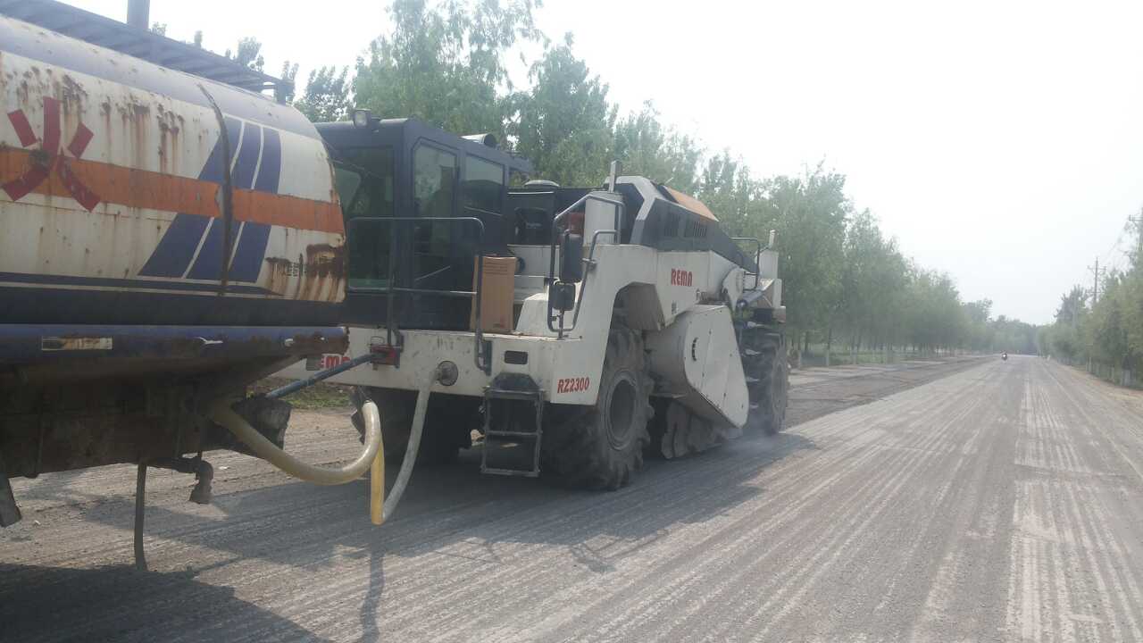 RZ2300，河南濮陽(yáng)水穩(wěn)冷再生