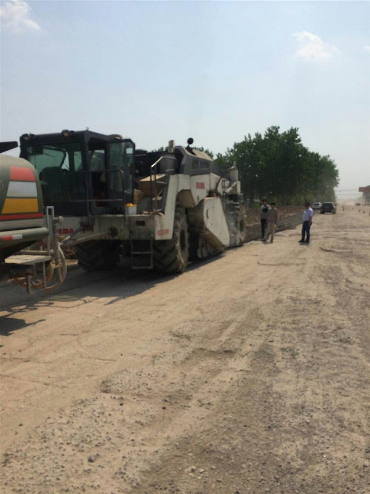 RZ2300，河南尉氏S220省道冷再生