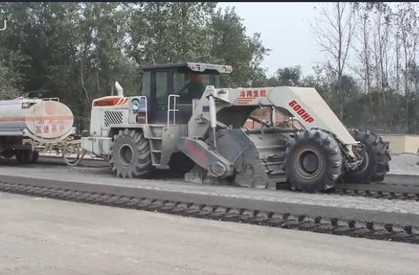 WR2300L，G311國道河南永城段冷再生
